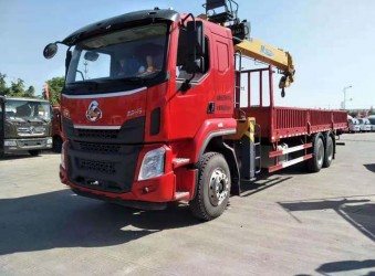 新疆客戶購買東風(fēng)后八輪隨車吊