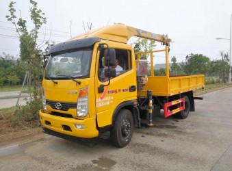 時風(fēng)隨車吊，藍牌隨車吊，2噸隨車吊，價格多少錢？