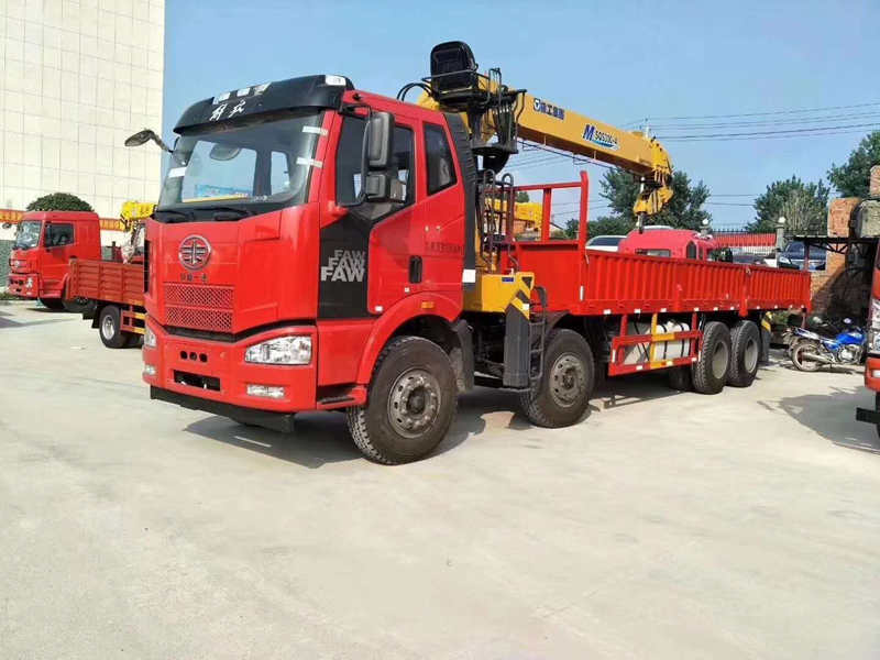 解放前四后八隨車吊（國五