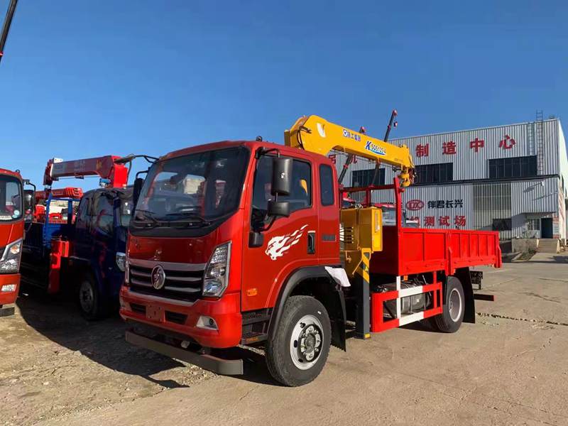 重汽王牌隨車吊（5-6.3噸吊機）