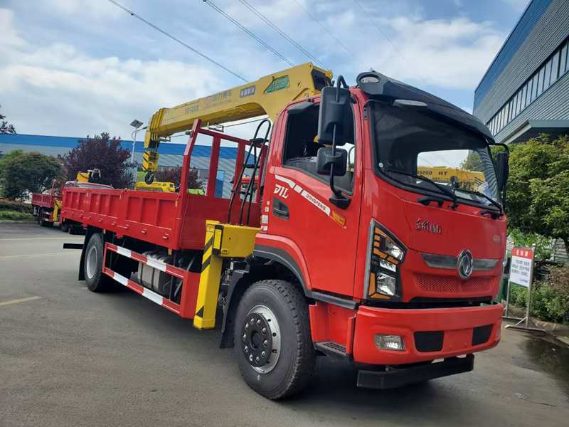東風(fēng)D1L隨車吊（程力8噸4節(jié)臂）